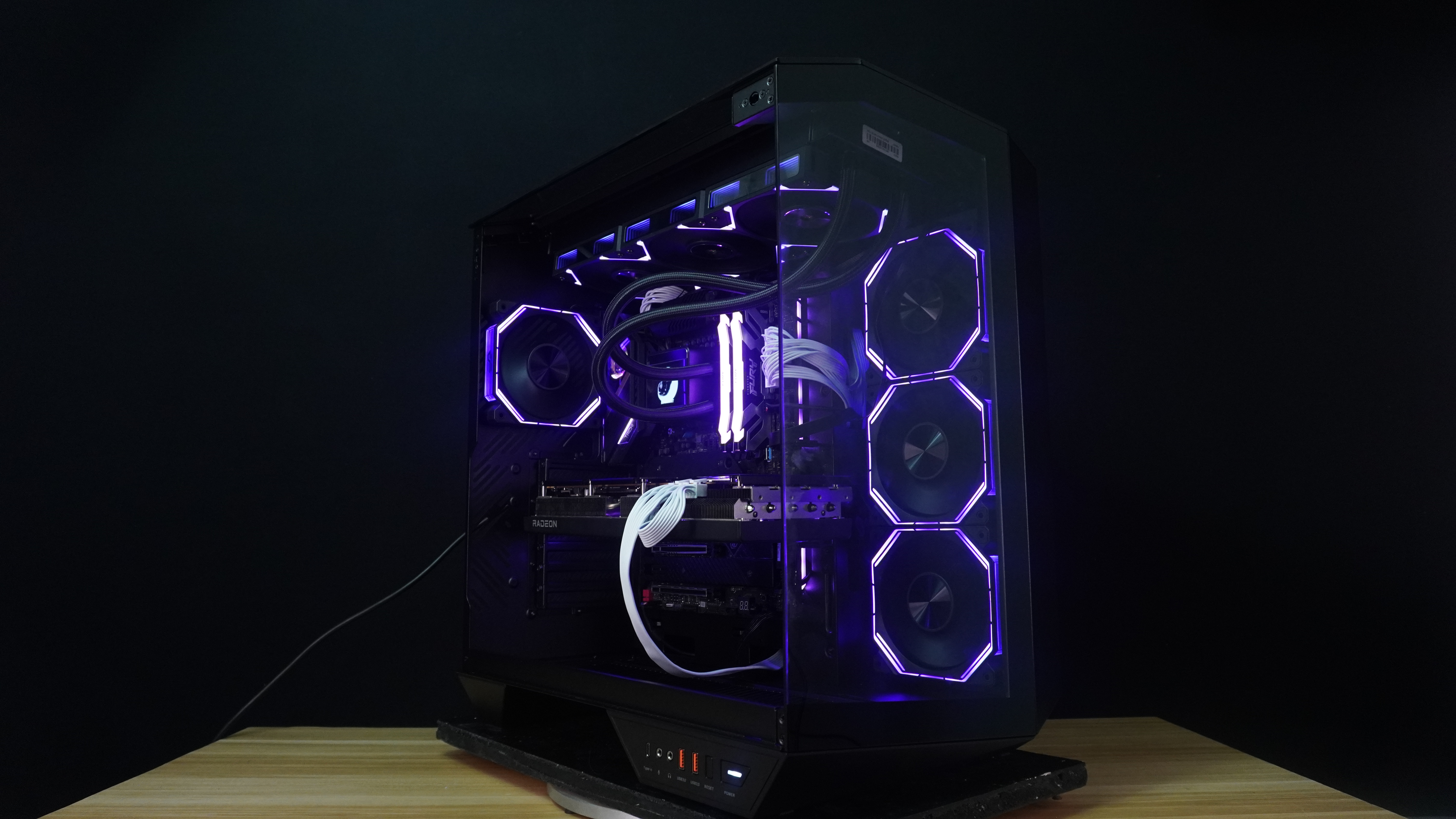 darkFlash ARCEE DY470 Case Review