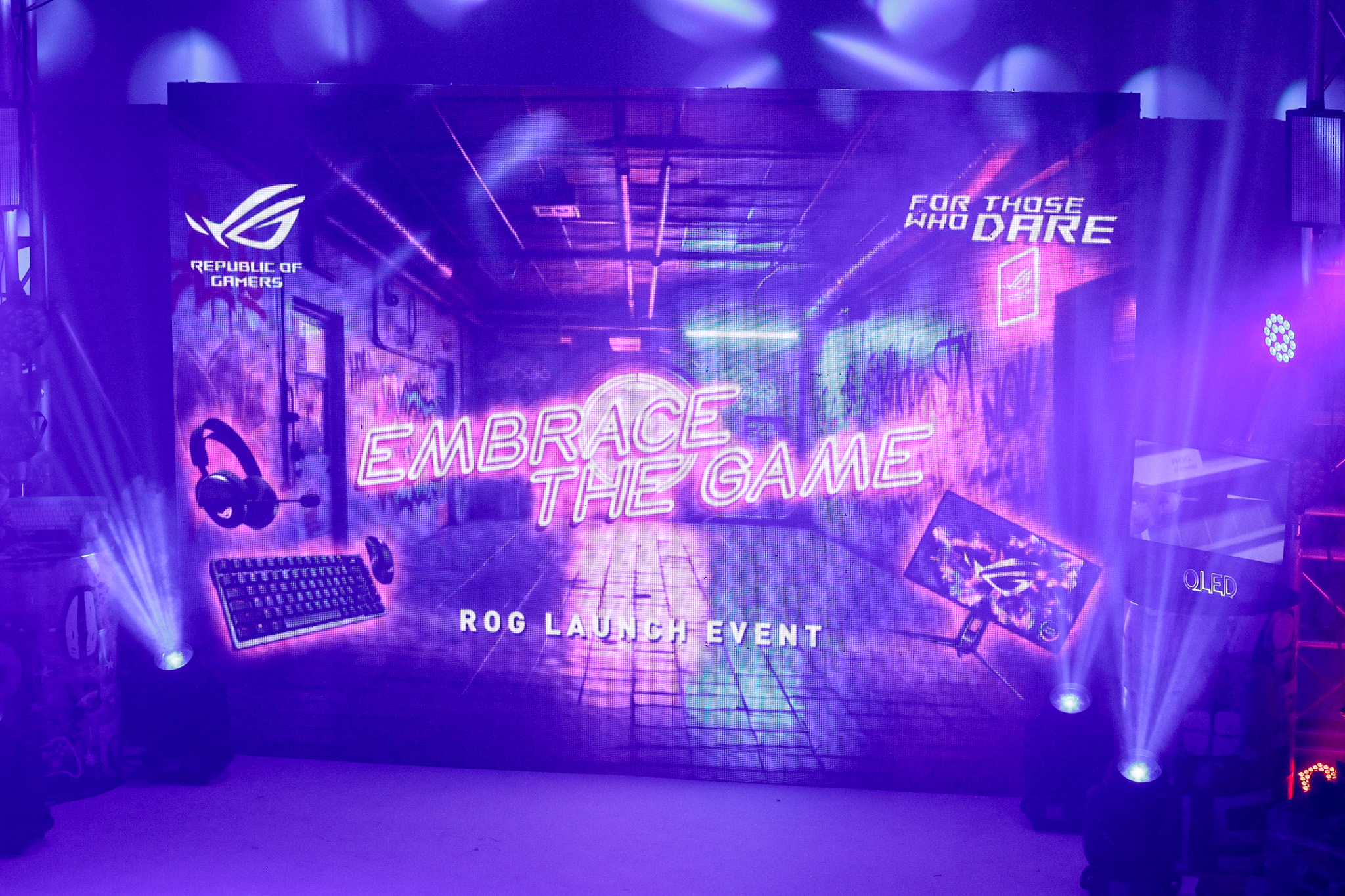 ASUS Republic of Gamers launches the new breed of OLED gaming monitors and peripherals